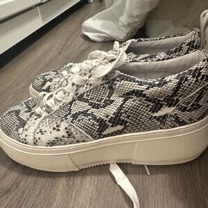 Women's Snake Print Platform Sneakers